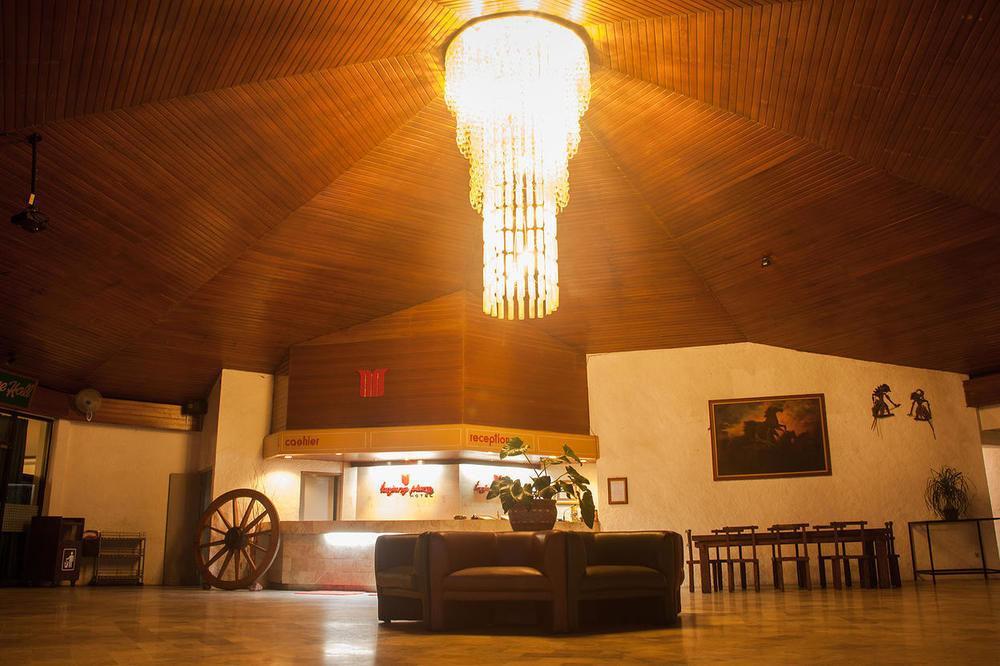 Tanjung Plaza Hotel Prigen Extérieur photo