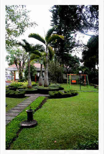 Tanjung Plaza Hotel Prigen Extérieur photo