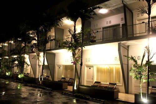 Tanjung Plaza Hotel Prigen Extérieur photo